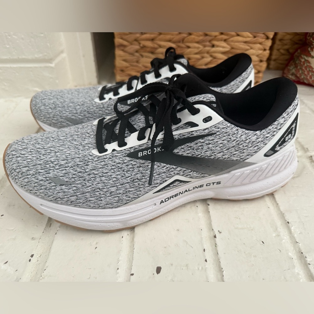 Brooks Adrenaline GTS Black and White Running Shoes